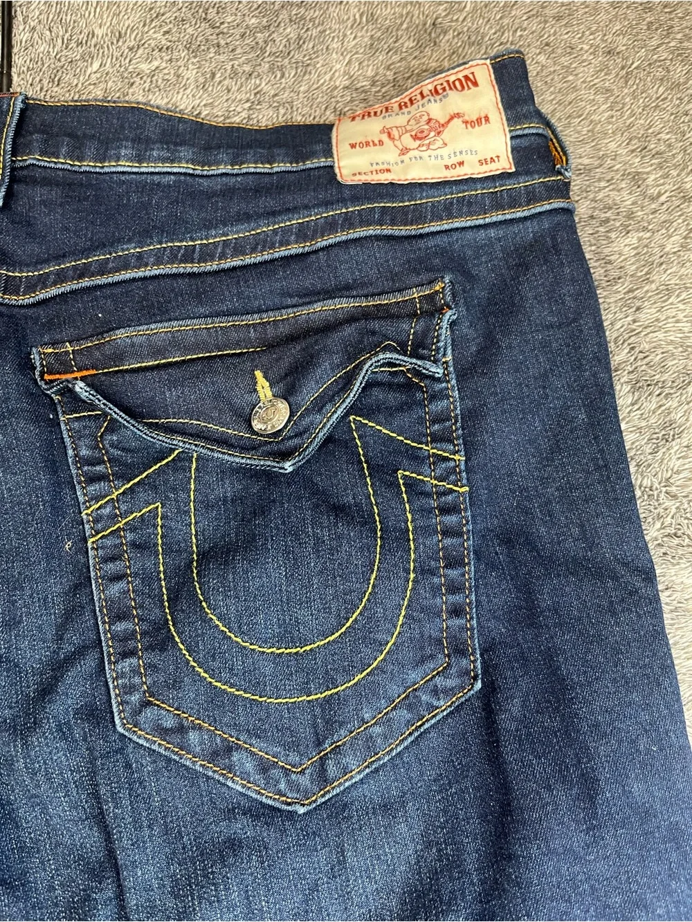 True Religion Ricky Relaxed Straight Jeans Dark Wash Size 42 (Measures 44)